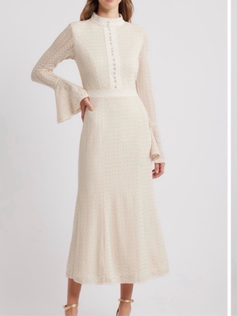 elliatt kailee ivory lacy pattern mock neck bell sleeve midi dress size small